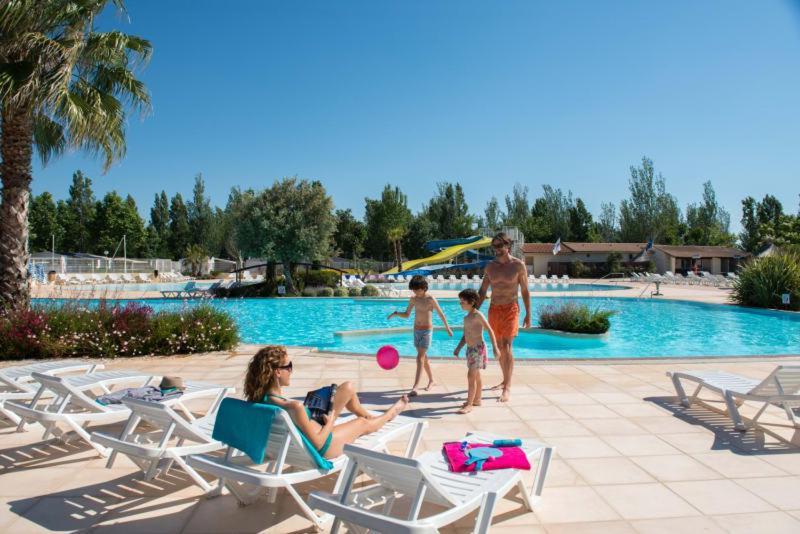 Camping Officiel Siblu La Carabasse Vias Exterior photo